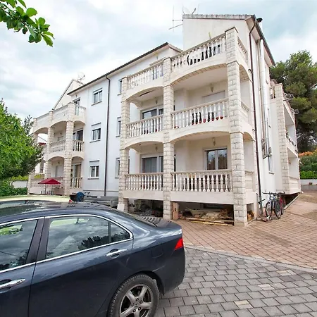 Marina Apartment *