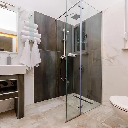 Marina * 트로기르